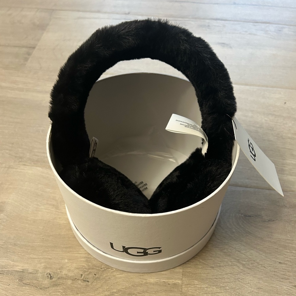 NWT UGG Black Faux Fur Ear Muff
